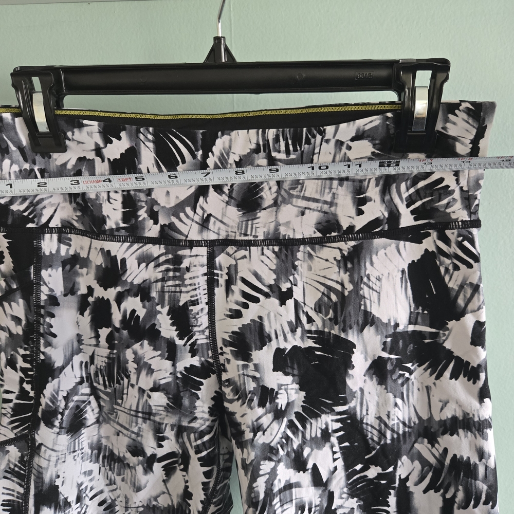 Calvin Klein Black & White Abstract Print Bike Shorts Size Large - Picture 6 of 10